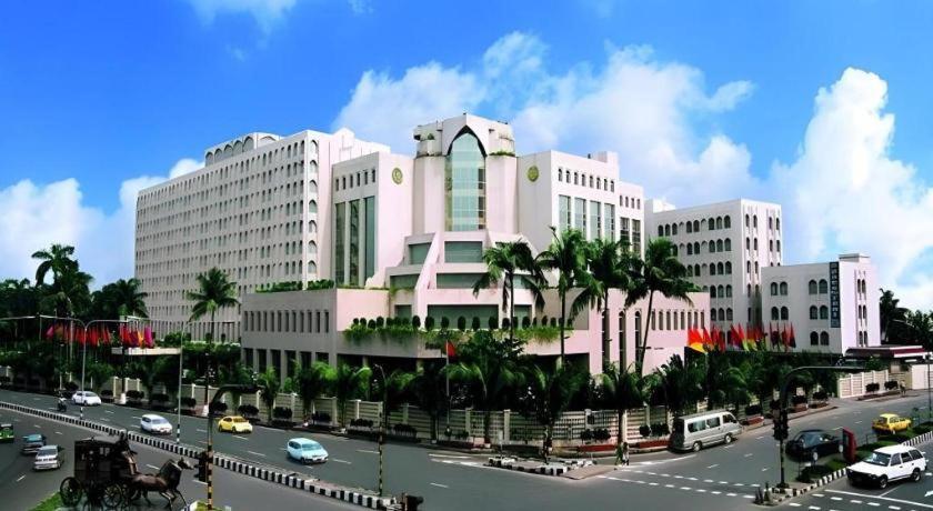 Hotel Ruposhi Bangla ธากา ภายนอก รูปภาพ